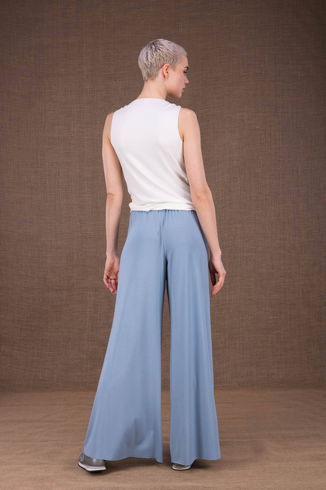 Light blue large viscose jersey trousers for women ANANAS – Image 4