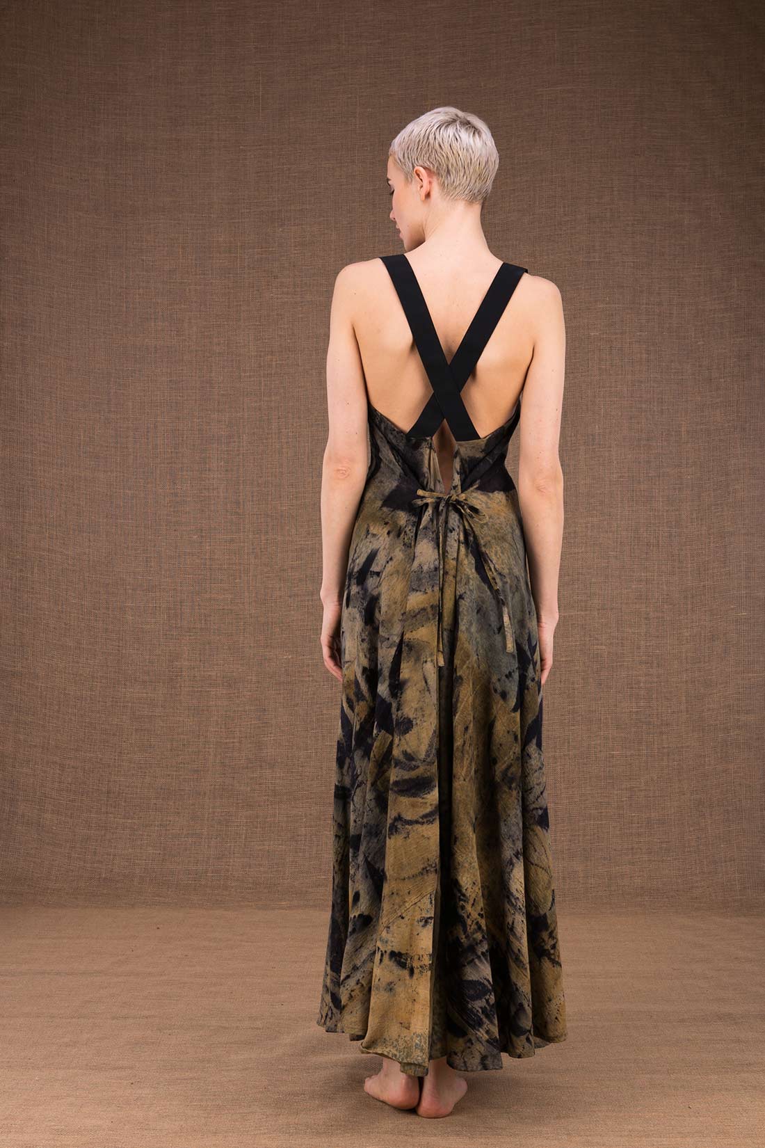 Khaki long backless flared printed organic cotton dress ARALIAS – Image 3