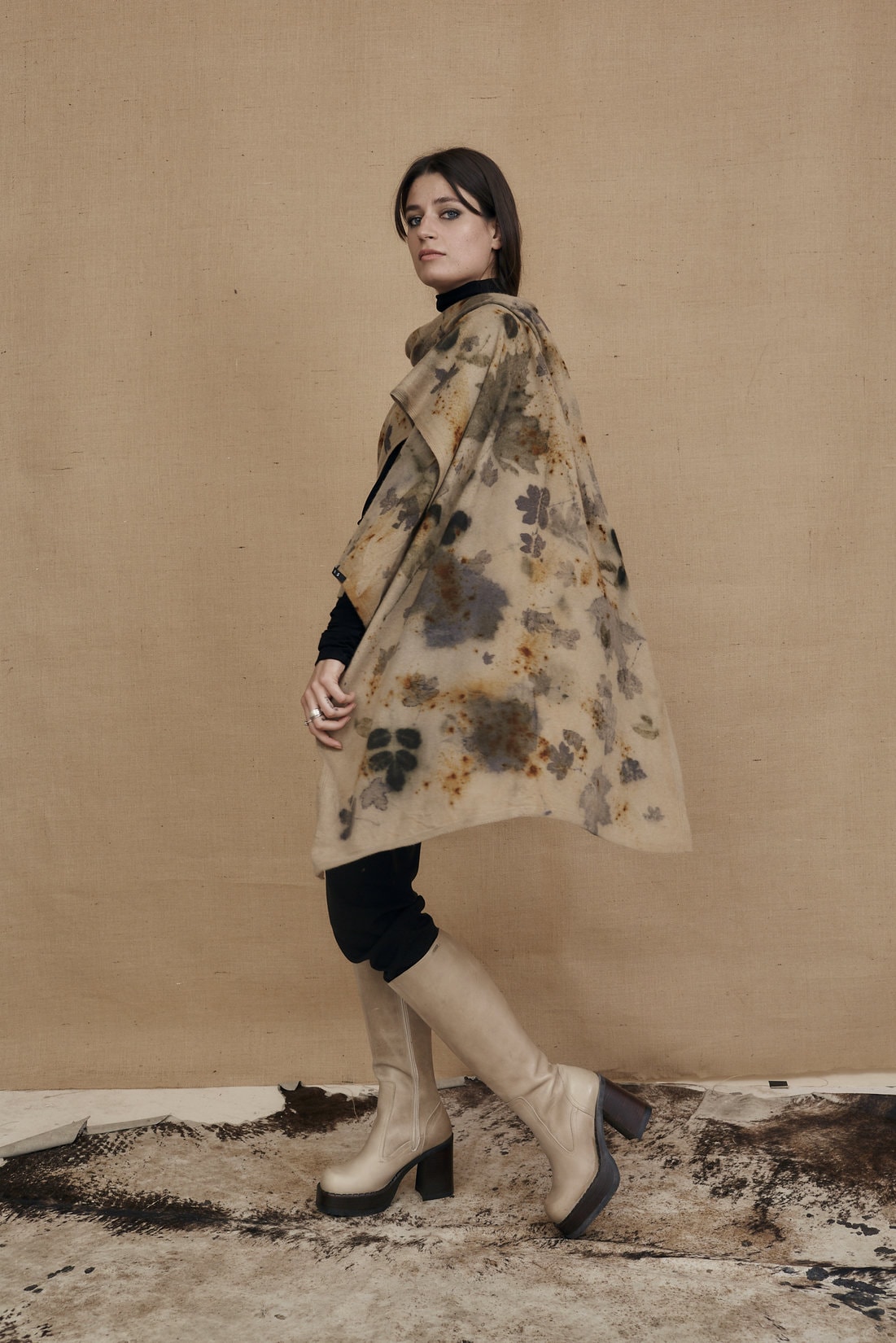 Châle beige grand en laine imprimée VIRTUO – Image 4