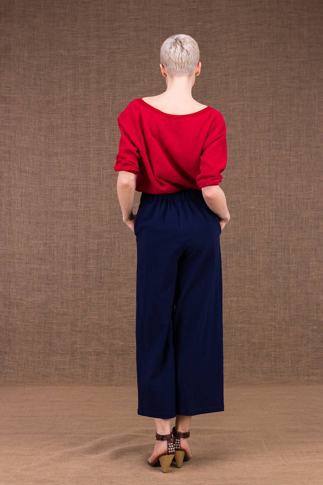 Pantalon bleu marine large en coton bio pour femme HALNY – Image 4